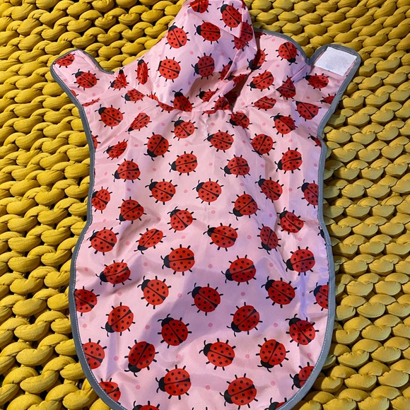Dog ladybug raincoat - Picture 1 of 2